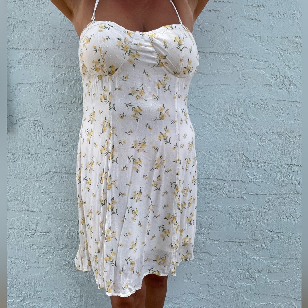 Soft Floral off white spaghetti strap sun dress with adjustable straps Size XL